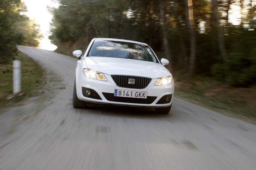  Seat Exeo 2009 года  (фото 151 из 180)